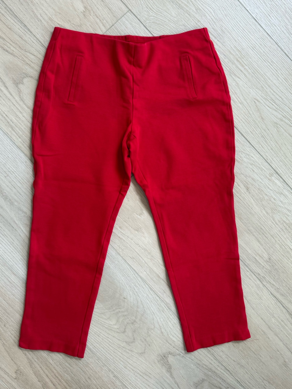 Chico's Red Cropped Ponte Pants